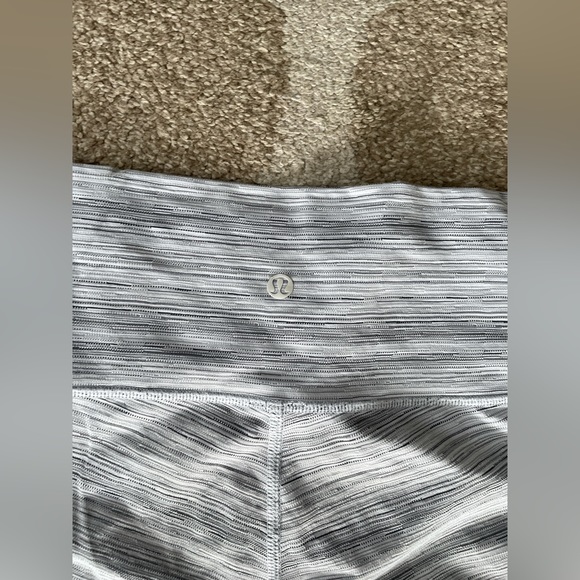 Women’s Lululemon Leggings - Picture 3 of 3